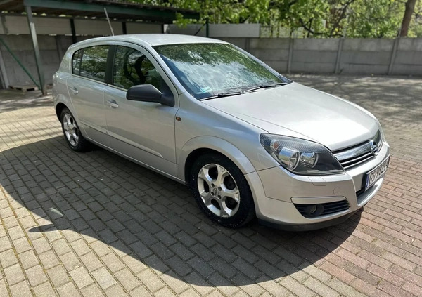 Opel Astra cena 7600 przebieg: 195002, rok produkcji 2004 z Gdańsk małe 29